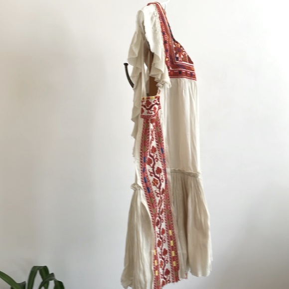 Unique boho Free People dress. Embroidered. Never worn. Size XS. - Picture 4 of 5